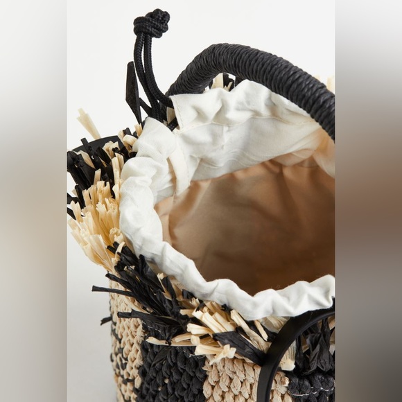H&M Black/Cream Straw Bucket Bag - Picture 4 of 5